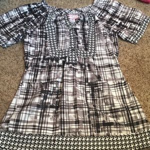 Beautiful xs Koi scrub top